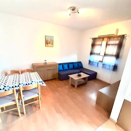 Apartments Belic With Pool 耶尔萨 外观 照片