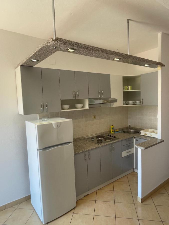 Apartments Belic With Pool 耶尔萨 外观 照片