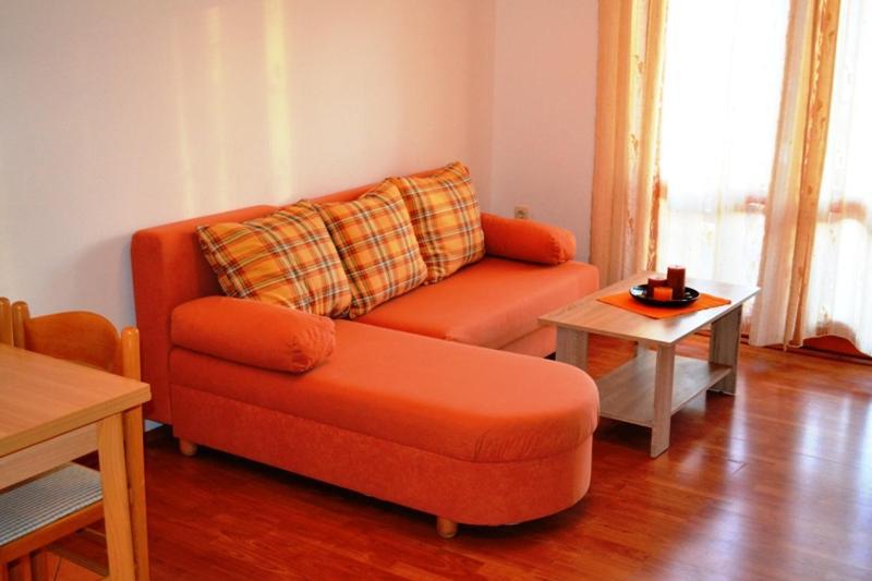 Apartments Belic With Pool 耶尔萨 外观 照片