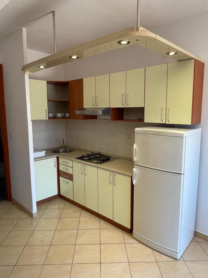 Apartments Belic With Pool 耶尔萨 外观 照片