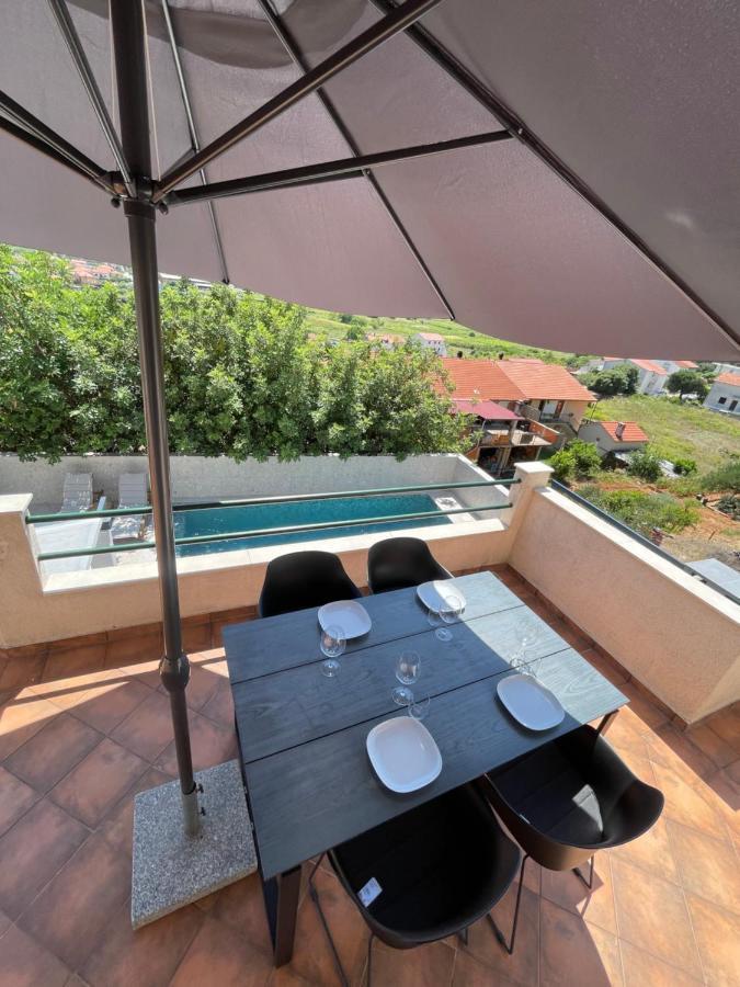 Apartments Belic With Pool 耶尔萨 外观 照片