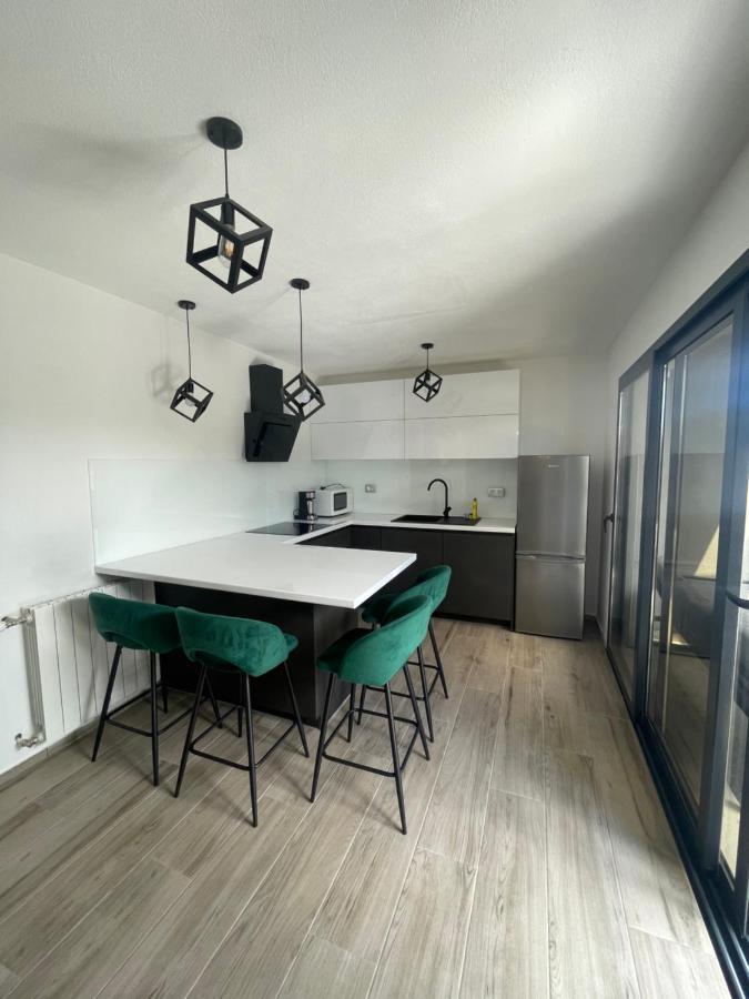 Apartments Belic With Pool 耶尔萨 外观 照片