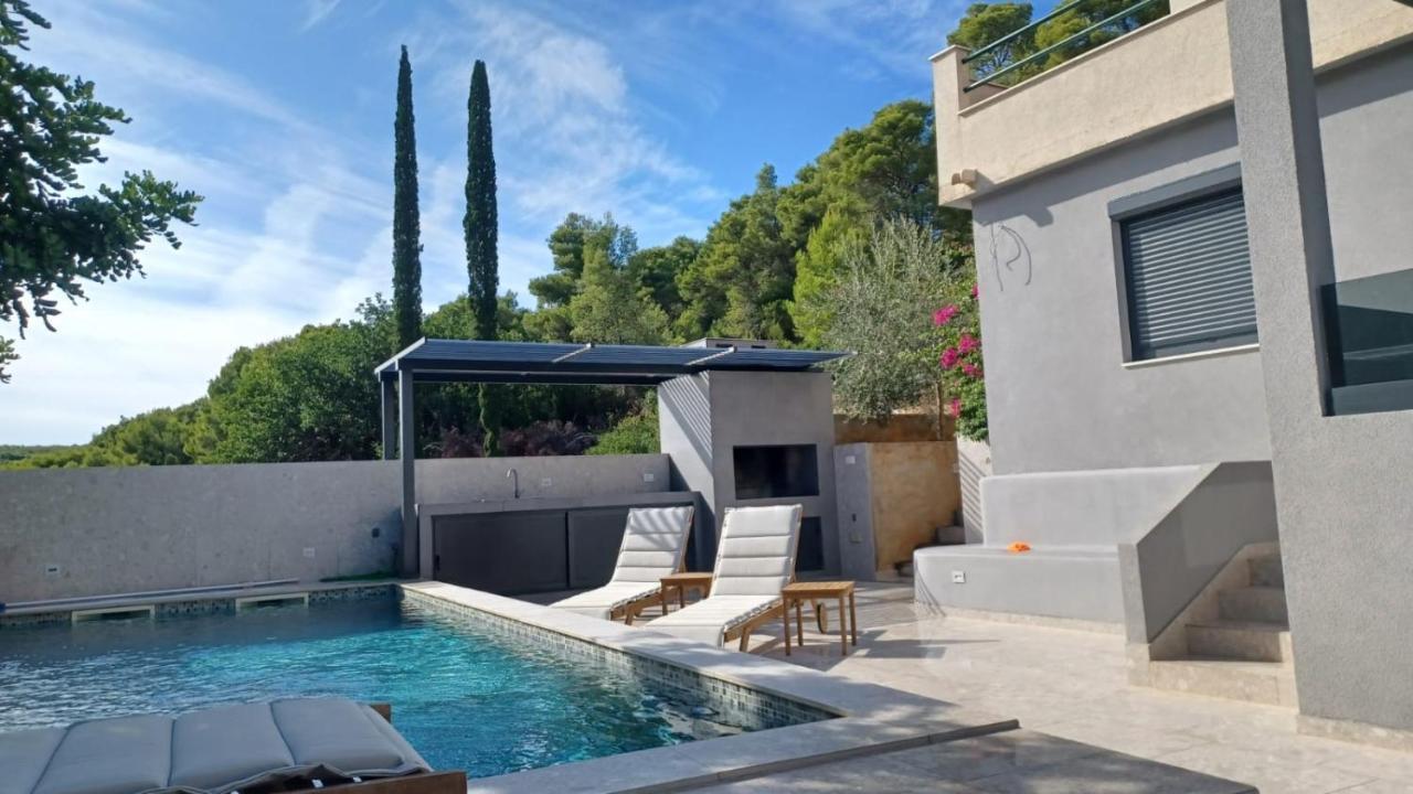Apartments Belic With Pool 耶尔萨 外观 照片