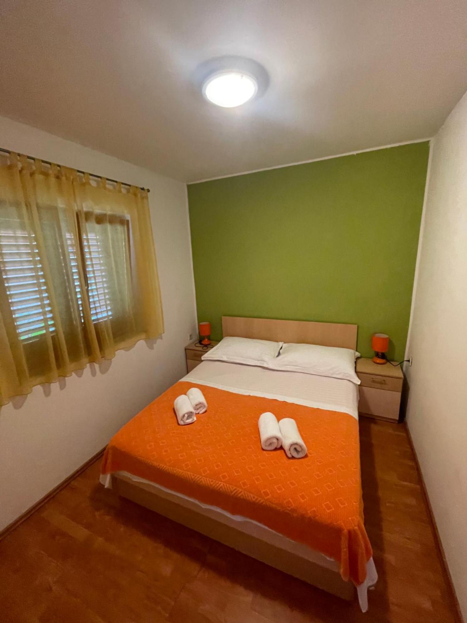Apartments Belic With Pool 耶尔萨 外观 照片