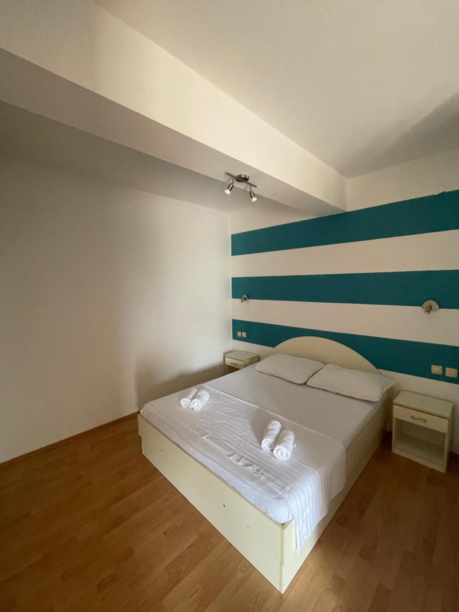 Apartments Belic With Pool 耶尔萨 外观 照片