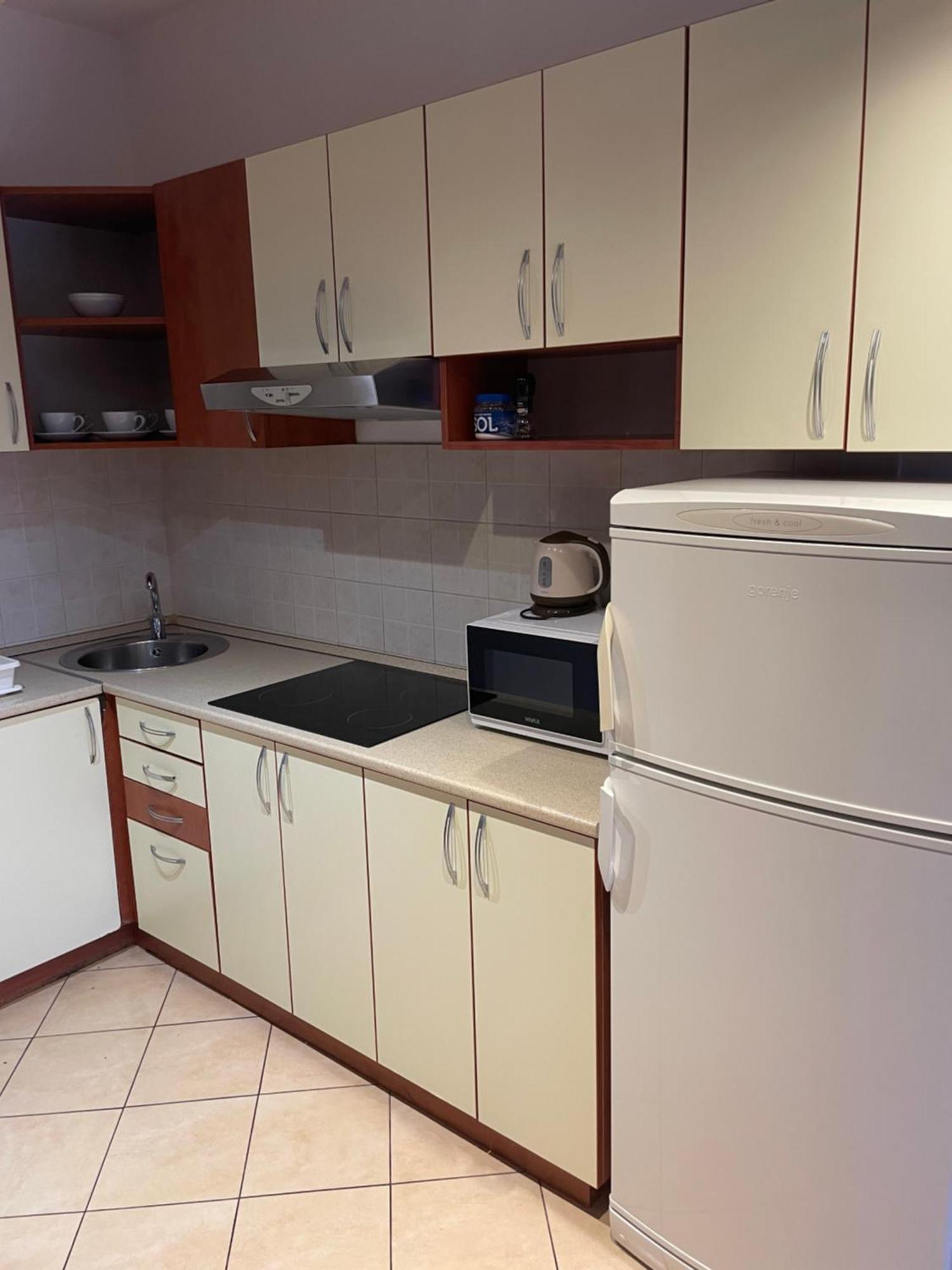 Apartments Belic With Pool 耶尔萨 外观 照片