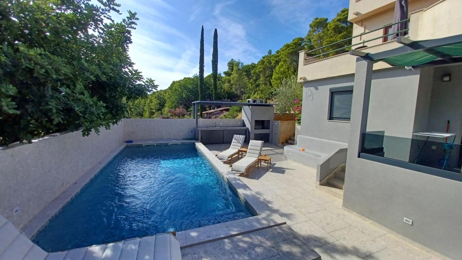 Apartments Belic With Pool 耶尔萨 外观 照片